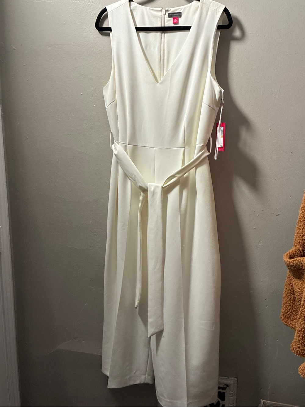 Vince Camuto Ivory Sleeveless V-Neck Jumpsuit with Waist Tie